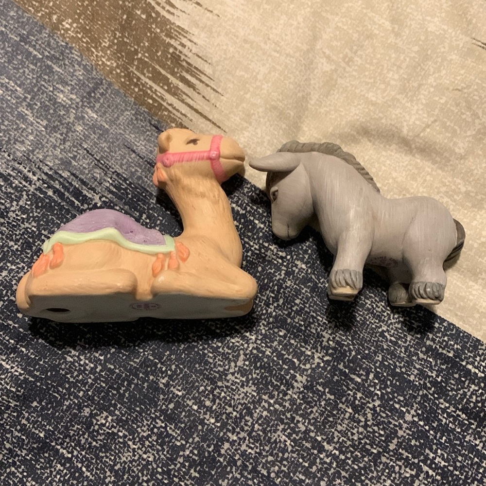 Avon 1986 porcelain nativity animals